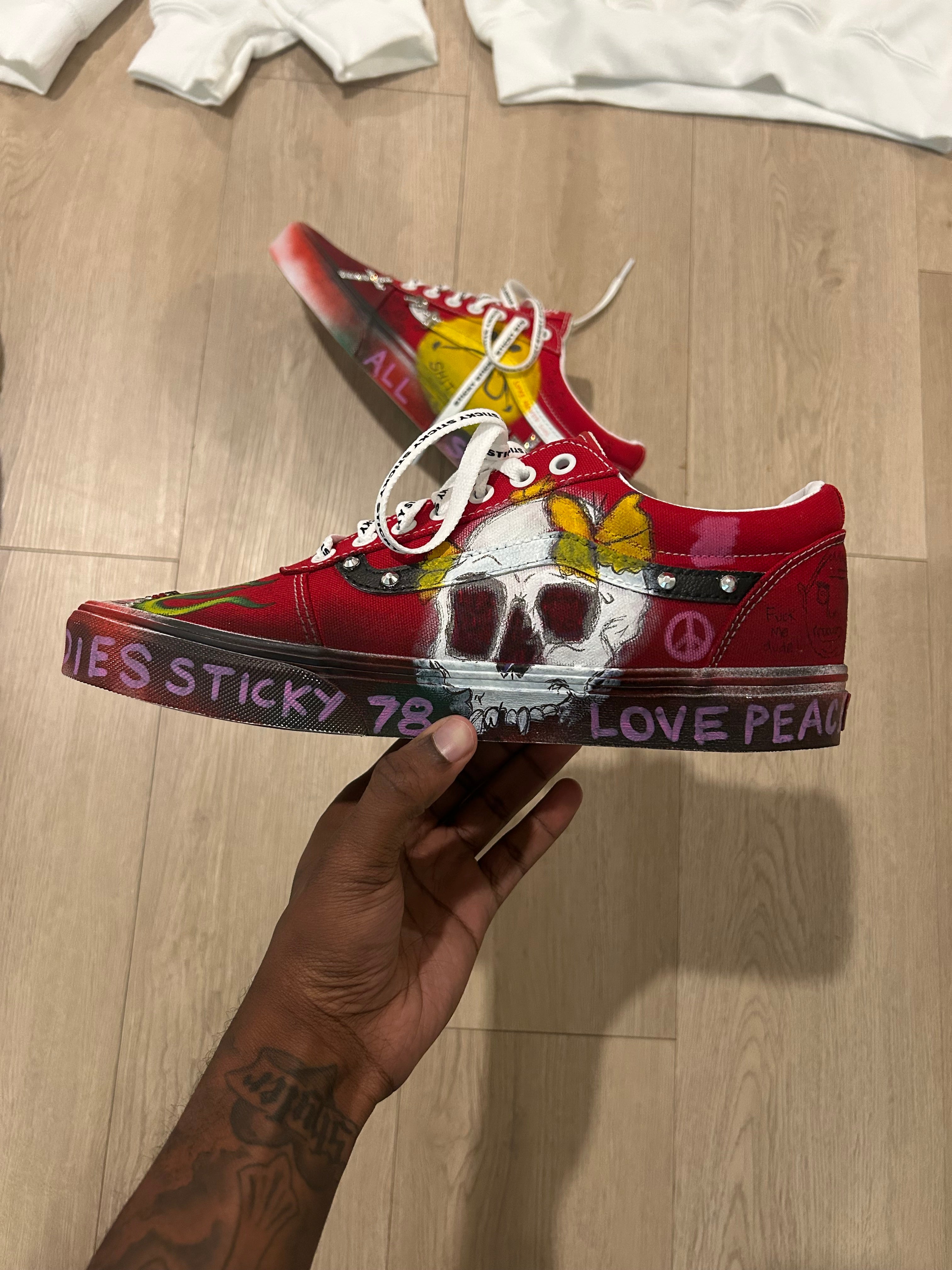 Sticky “LND-01” Vans