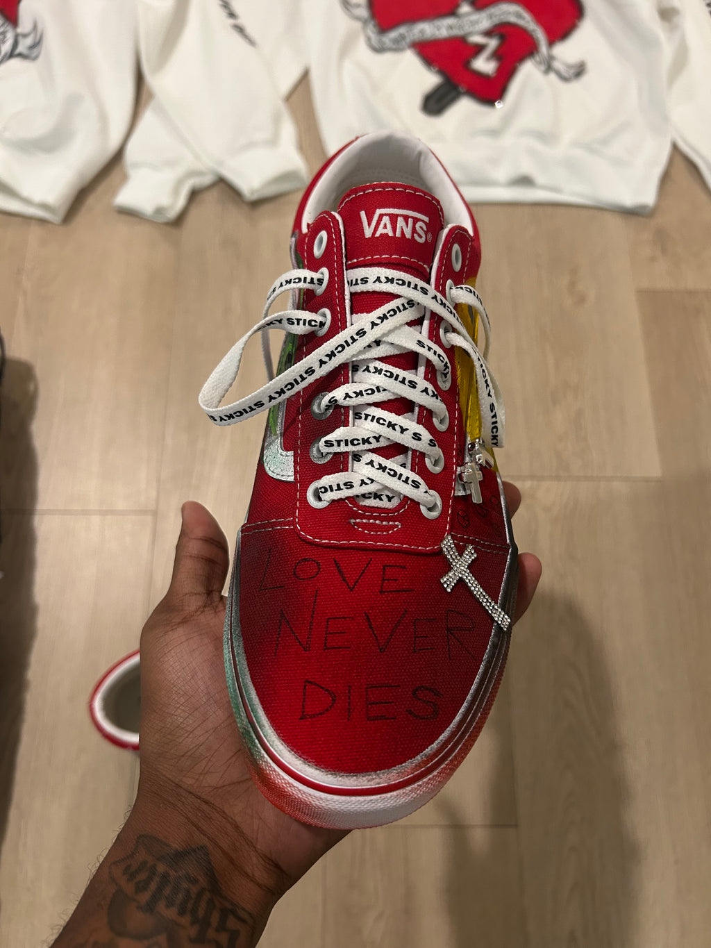 Sticky “LND-01” Vans