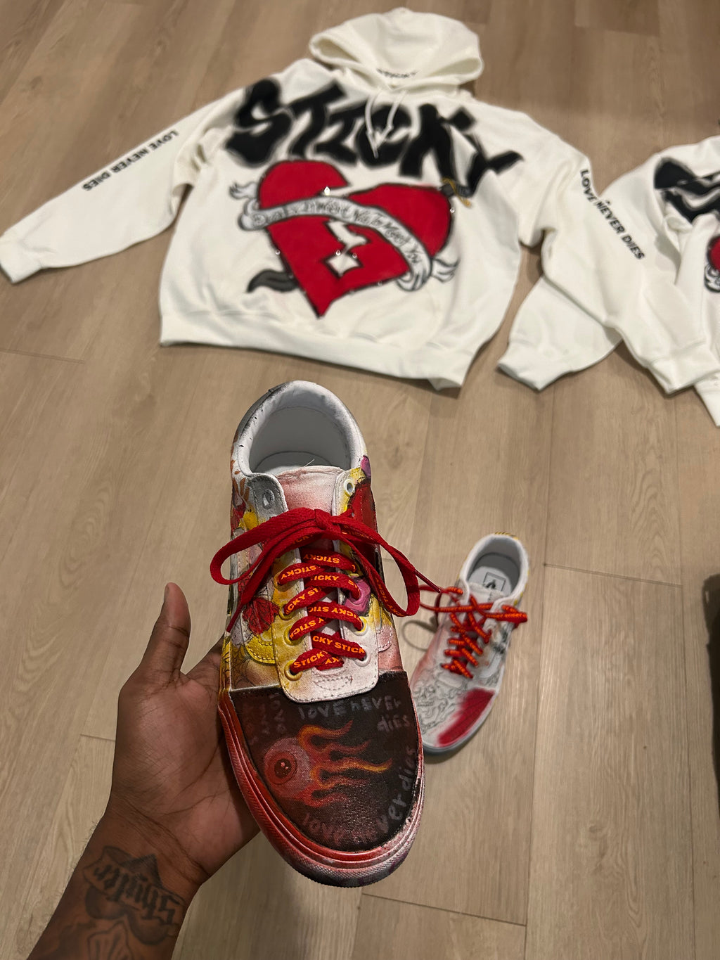 Sticky “LND-02” Vans
